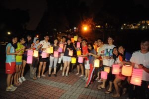 everybody is holding their own lanterns
