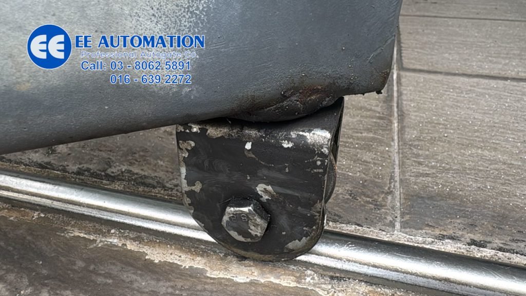 Folding Auto Gate Roller Repair Kota Kemuning